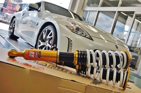 フェアレディZ34をスポーティにローダウン(HKS ハイパーマックス